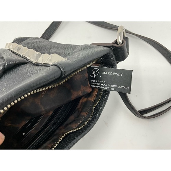 B. Makowsky Black Leather Inner Pocket Crossbody Strap Women's Shoulder Handbag - Picture 3 of 5